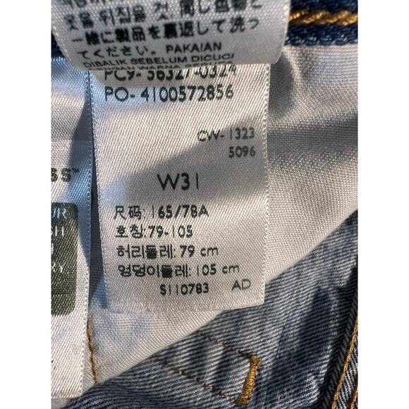 LEVI 501 5-pocket Button-fly Distressed Cut-off Denim Shorts Ladies Size W31 - Picture 6 of 6